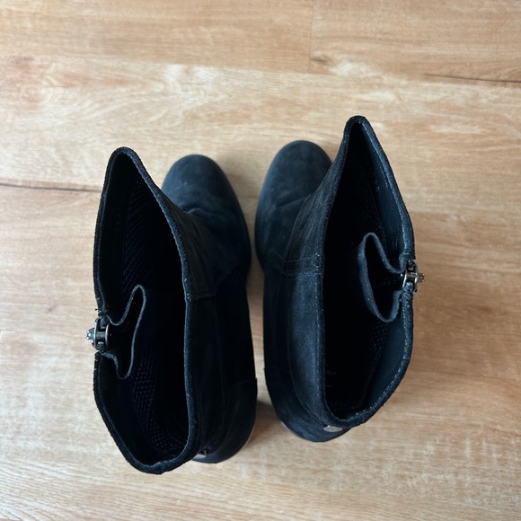 NWOT Aquatalia Black Ilenia Suede Ankle Boots - Picture 6 of 9